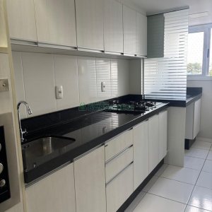 Apartamento com 58m², 2 dormitórios, 1 vaga, no bairro Planalto em Caxias do Sul para Alugar