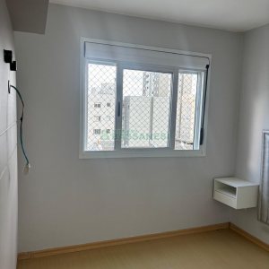 Apartamento com 58m², 2 dormitórios, 1 vaga, no bairro Planalto em Caxias do Sul para Alugar
