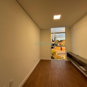 Apartamento com 52m², 2 dormitórios, 1 vaga, no bairro Centro em Caxias do Sul para Alugar