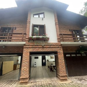 Chácara com 393m², 4 dormitórios, 4 vagas, no bairro Linha 30 em Caxias do Sul para Comprar