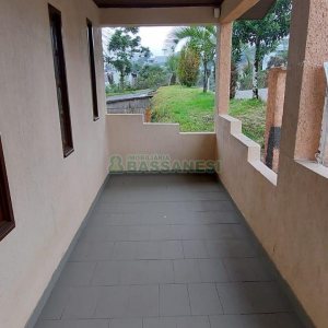 Casa com 195m², 3 dormitórios, 1 vaga, no bairro Jardim das Hortências em Caxias do Sul para Alugar