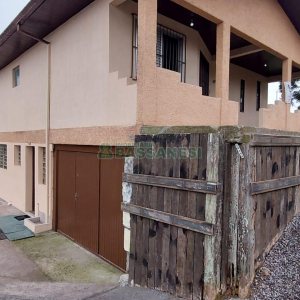 Casa com 195m², 3 dormitórios, 1 vaga, no bairro Jardim das Hortências em Caxias do Sul para Alugar