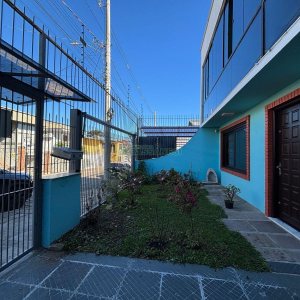 Casa Mobiliada com 190m², 3 dormitórios, 3 vagas, no bairro Cinqüentenário em Caxias do Sul para Alugar