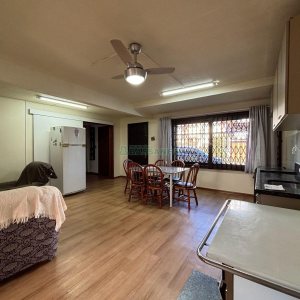 Casa Mobiliada com 190m², 3 dormitórios, 3 vagas, no bairro Cinqüentenário em Caxias do Sul para Alugar