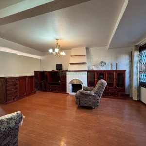 Casa Mobiliada com 190m², 3 dormitórios, 3 vagas, no bairro Cinqüentenário em Caxias do Sul para Alugar