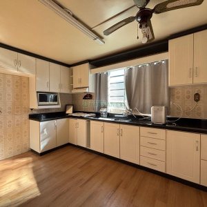 Casa Mobiliada com 190m², 3 dormitórios, 3 vagas, no bairro Cinqüentenário em Caxias do Sul para Alugar