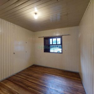 Casa com 100m², 3 dormitórios, 1 vaga, no bairro Madureira em Caxias do Sul para Alugar