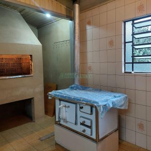 Casa com 100m², 3 dormitórios, 1 vaga, no bairro Madureira em Caxias do Sul para Alugar