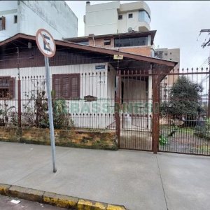 Casa com 100m², 3 dormitórios, 1 vaga, no bairro Madureira em Caxias do Sul para Alugar