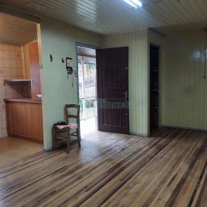 Casa com 100m², 3 dormitórios, 1 vaga, no bairro Madureira em Caxias do Sul para Alugar