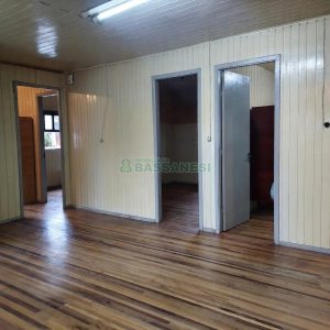Casa com 100m², 3 dormitórios, 1 vaga, no bairro Madureira em Caxias do Sul para Alugar
