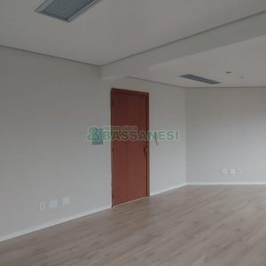 Sala com 34m², no bairro Pio X em Caxias do Sul para Alugar