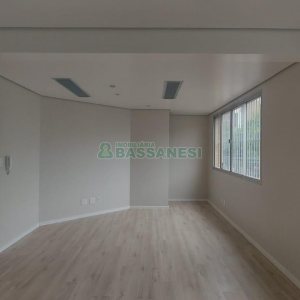 Sala com 34m², no bairro Pio X em Caxias do Sul para Alugar