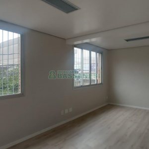 Sala com 34m², no bairro Pio X em Caxias do Sul para Alugar
