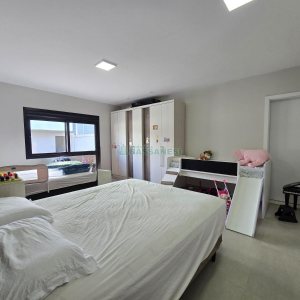 Casa com 330m², 4 dormitórios, 6 vagas, no bairro Monte Bérico em Caxias do Sul para Alugar ou Comprar