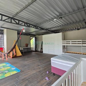 Casa com 330m², 4 dormitórios, 6 vagas, no bairro Monte Bérico em Caxias do Sul para Alugar ou Comprar