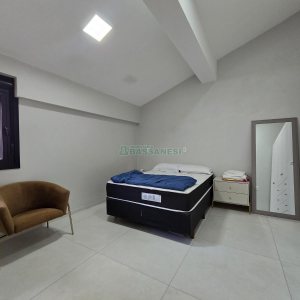 Casa com 330m², 4 dormitórios, 6 vagas, no bairro Monte Bérico em Caxias do Sul para Alugar ou Comprar