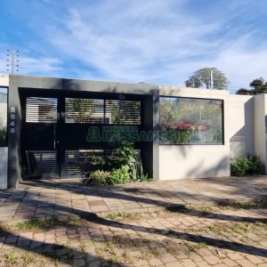 Casa com 330m², 4 dormitórios, 6 vagas, no bairro Monte Bérico em Caxias do Sul para Alugar ou Comprar