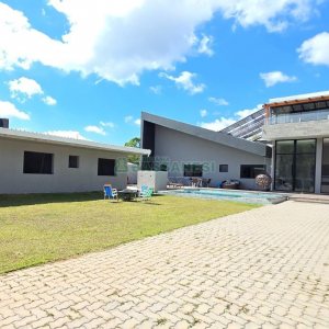 Casa com 330m², 4 dormitórios, 6 vagas, no bairro Monte Bérico em Caxias do Sul para Alugar ou Comprar