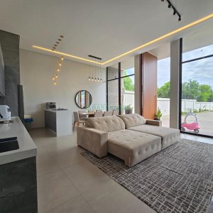 Casa com 330m², 4 dormitórios, 6 vagas, no bairro Monte Bérico em Caxias do Sul para Alugar ou Comprar