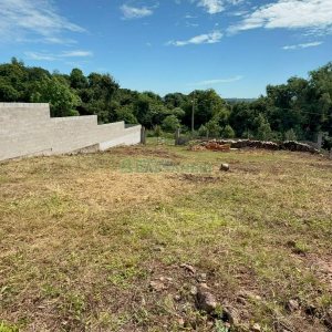 Terreno com 1000m², no bairro Monte Bérico em Caxias do Sul para Comprar
