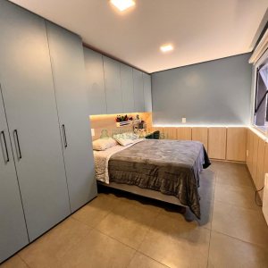 Casa com 144m², 2 dormitórios, 2 vagas, no bairro São Luiz em Caxias do Sul para Comprar