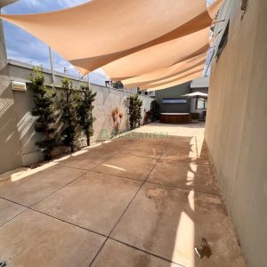 Casa com 144m², 2 dormitórios, 2 vagas, no bairro São Luiz em Caxias do Sul para Comprar