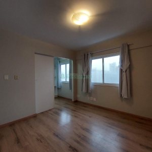 Apto Mobiliado com 60m², 1 dormitório, 1 vaga, no bairro Lourdes em Caxias do Sul para Alugar