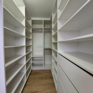Apto Mobiliado com 60m², 1 dormitório, 1 vaga, no bairro Lourdes em Caxias do Sul para Alugar
