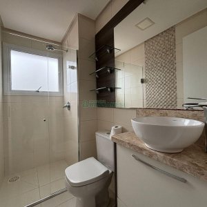 Apartamento com 72m², 2 dormitórios, 2 vagas, no bairro Pio X em Caxias do Sul para Alugar