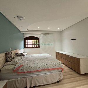 Casa com 250m², 3 dormitórios, 2 vagas, no bairro Cinqüentenário em Caxias do Sul para Alugar