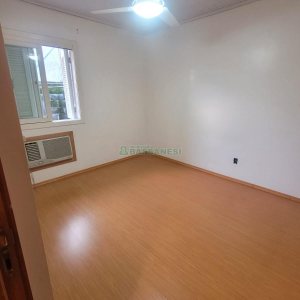 Sobrado com 104m², 3 dormitórios, 2 vagas, no bairro Santa Lúcia em Caxias do Sul para Comprar