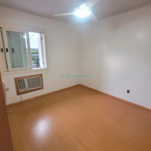 Sobrado com 104m², 3 dormitórios, 2 vagas, no bairro Santa Lúcia em Caxias do Sul para Comprar
