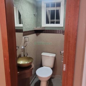 Sobrado com 104m², 3 dormitórios, 2 vagas, no bairro Santa Lúcia em Caxias do Sul para Comprar