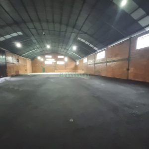 Pavilhão com 800m², no bairro Desvio Rizzo em Caxias do Sul para Alugar