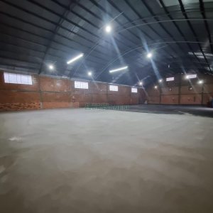 Pavilhão com 800m², no bairro Desvio Rizzo em Caxias do Sul para Alugar