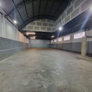Pavilhão com 570m², no bairro Desvio Rizzo em Caxias do Sul para Alugar