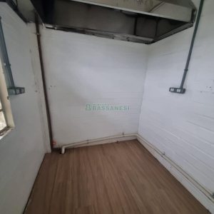 Pavilhão com 570m², no bairro Desvio Rizzo em Caxias do Sul para Alugar
