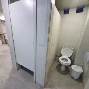 Pavilhão com 570m², no bairro Desvio Rizzo em Caxias do Sul para Alugar