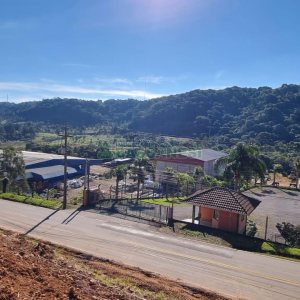 Terreno com 5455m², no bairro Maestra em Caxias do Sul para Comprar
