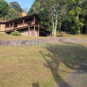 Casa com 300m², 3 dormitórios, 2 vagas, no bairro Linha 40 em Caxias do Sul para Comprar