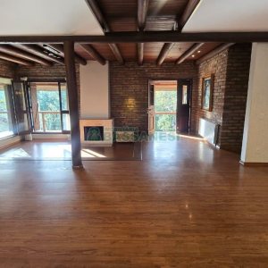 Casa com 300m², 3 dormitórios, 2 vagas, no bairro Linha 40 em Caxias do Sul para Comprar