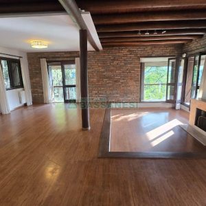 Casa com 300m², 3 dormitórios, 2 vagas, no bairro Linha 40 em Caxias do Sul para Comprar