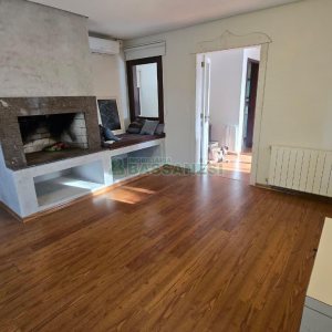 Casa com 300m², 3 dormitórios, 2 vagas, no bairro Linha 40 em Caxias do Sul para Comprar