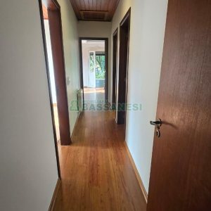 Casa com 300m², 3 dormitórios, 2 vagas, no bairro Linha 40 em Caxias do Sul para Comprar