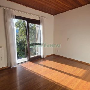Casa com 300m², 3 dormitórios, 2 vagas, no bairro Linha 40 em Caxias do Sul para Comprar