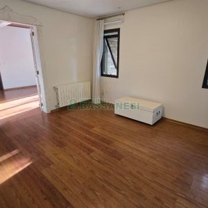 Casa com 300m², 3 dormitórios, 2 vagas, no bairro Linha 40 em Caxias do Sul para Comprar