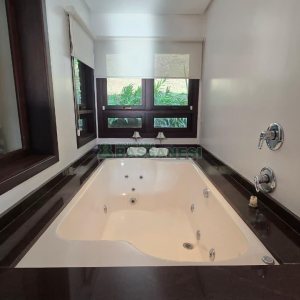 Casa com 300m², 3 dormitórios, 2 vagas, no bairro Linha 40 em Caxias do Sul para Comprar