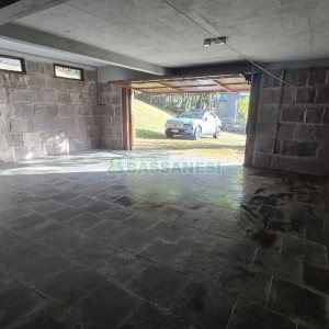 Casa com 300m², 3 dormitórios, 2 vagas, no bairro Linha 40 em Caxias do Sul para Comprar