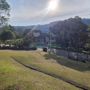 Casa com 300m², 3 dormitórios, 2 vagas, no bairro Linha 40 em Caxias do Sul para Comprar